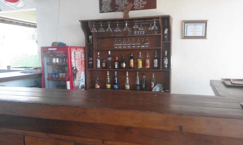 Coral Beach Pizza Cottages Gili Trawangan Extérieur photo