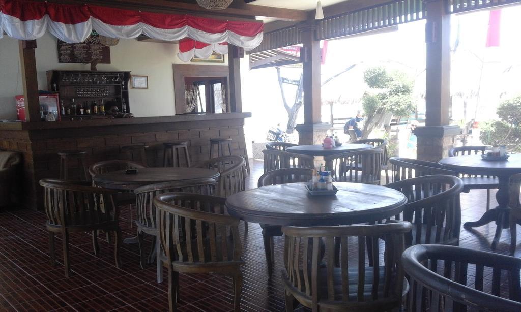 Coral Beach Pizza Cottages Gili Trawangan Extérieur photo