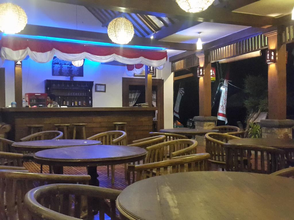 Coral Beach Pizza Cottages Gili Trawangan Extérieur photo