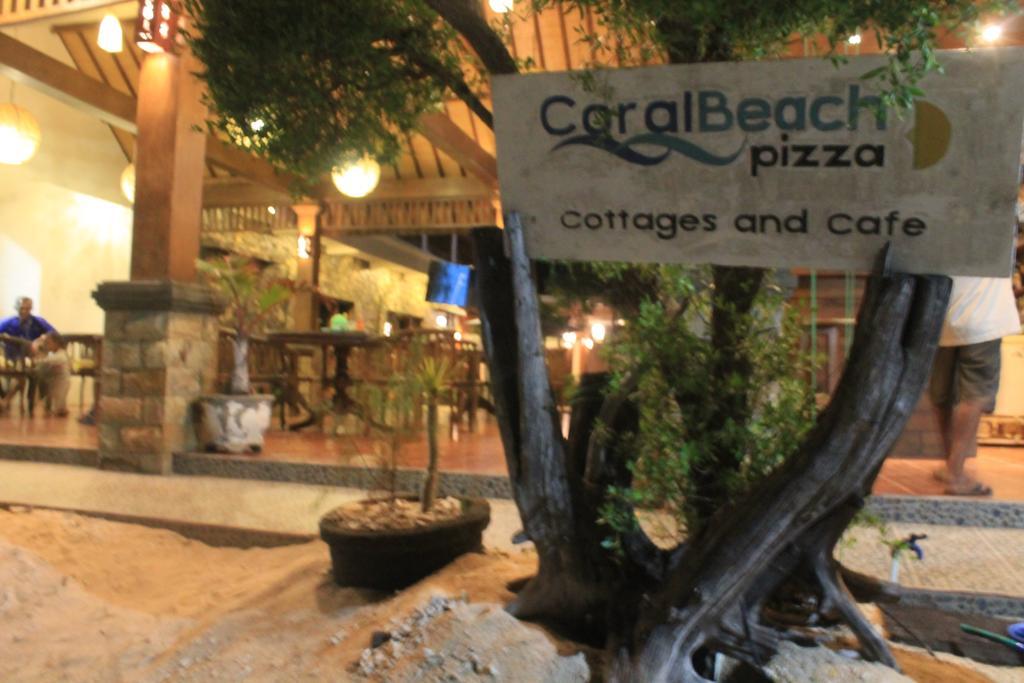 Coral Beach Pizza Cottages Gili Trawangan Extérieur photo
